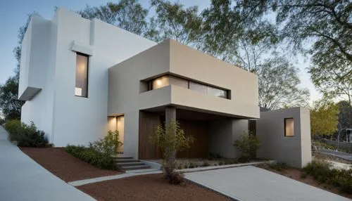 DISEÑO EXTERIORDE UNA CASA MINIMALISTA, EN UN ENTORNO URBANO, DENTRO DE UN FRACCIONAMIENTO RESIDENCIAL, PROPORCIÓN, CORRECCION DE ERRORES, EXCELENTE REPRESENTACIÓN, AÑADE PERSONAS, VEGETACION EXUBERAN