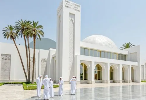 DISEÑO DE UNA MEZQUITA UBICADA EN ARGELIA, COMBINANDO ELEMENTOS DE LA ARQUITECTURA MINIMALISTA, FUSIONADOS CON LA ARQUITECTURA ISLAMICA, USO DE CELOSIAS CON DISEÑO ISLAMICO, MINARETE CON CRISTAL, PROT