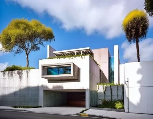 MUROS COLOR, CON SOMBRA SEGUN LA IMAGEN,modern house near beach with nice landscaping and blue sky,mid century house,mid century modern,modern house,modernism,modern architecture,cube house,cubic hous