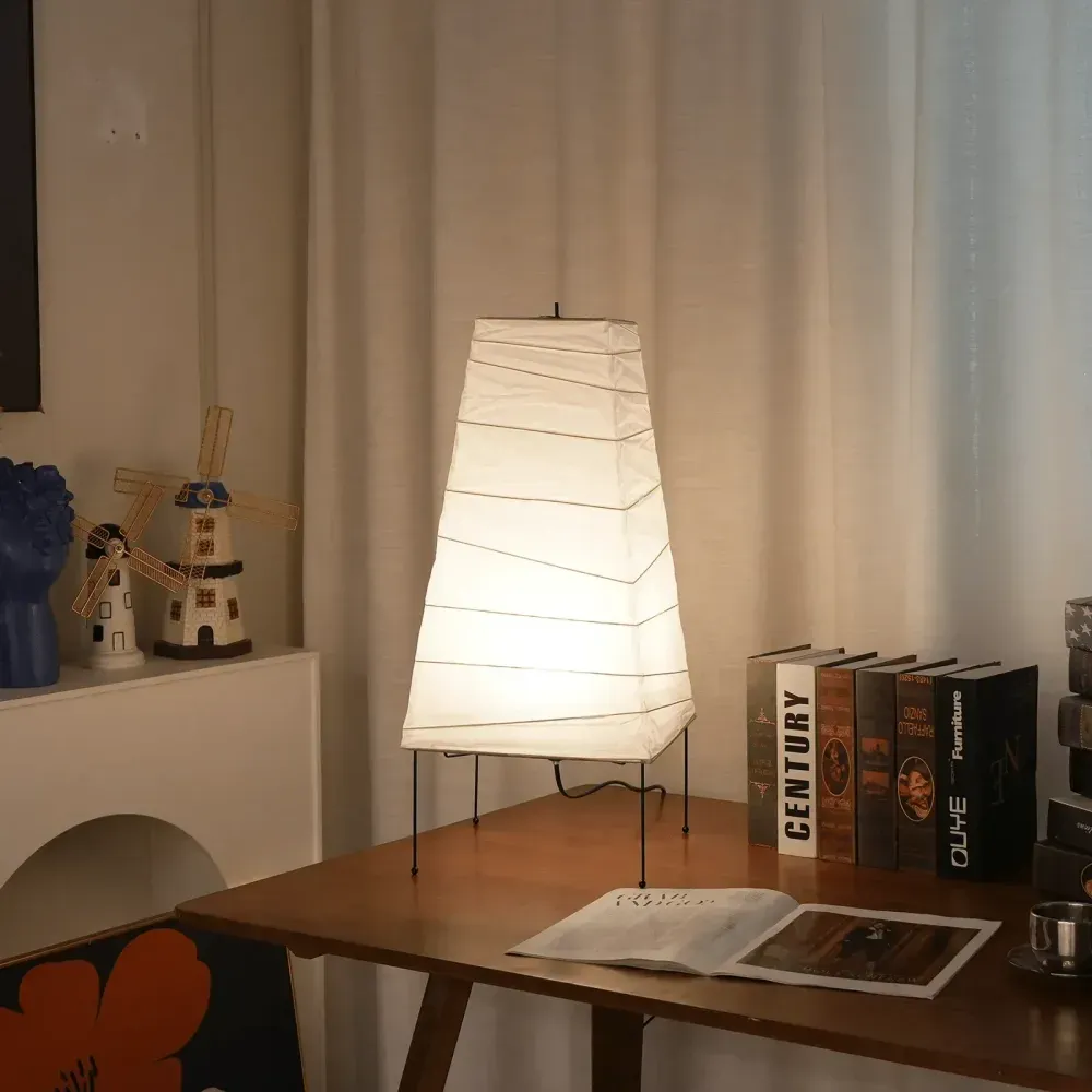 Akari 4N Table Lamp