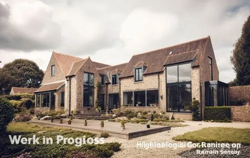 deze villa in een engelse tuin met veel zonlicht en geen tekst zwarte minimalistische ramen
,a house with large windows has many plants in front,weatherproofing,western architecture,workpieces,western