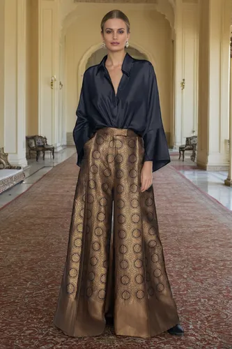 abaya,imperial coat,miss circassian,brown fabric,woman in menswear,sarong,moroccan pattern,sari,iranian,ottoman,middle eastern monk,ikat,girl in a historic way,ethnic design,elegance,drape,a curtain,e