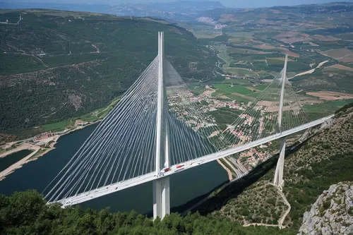 worlds tallest bridge millau viaduct france 17 The Tallest Bridge in the World [20 pics],cable-stayed bridge,gorges du verdon,segmental bridge,hohenzollern bridge,pont saint-bénézet,suspension bridge,