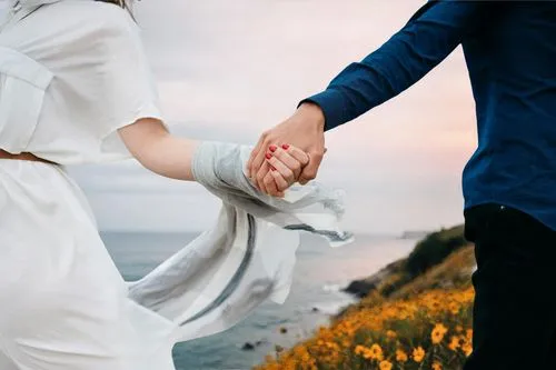 wedding photo,pre-wedding photo shoot,proposal,engagement,wedding photography,engaged,honeymoon,romantic scene,wedding couple,just married,hands holding,as a couple,couple - relationship,hold hands,ma