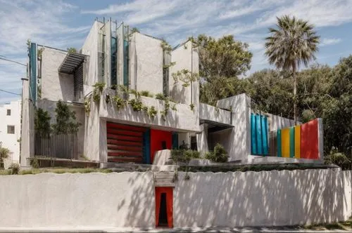 calle de asfalto al frente, personas,a modern house is located on the side of a street,barnsdall,mid century modern,cahuenga,corbu,lacma,wolfsonian,Architecture,General,Modern,Mexican Modernism