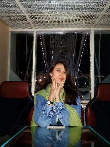 ferris wheel,transjakarta,on a yacht,jieqiong,bidadari,train seats