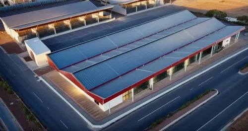 que este tal cual la imagen, con  techos rojos de calaminon y de estructura metalica ,folding roof,roof panels,solar modules,mfantsipim,red roof,prefabricated buildings,solar photovoltaic,3d rendering