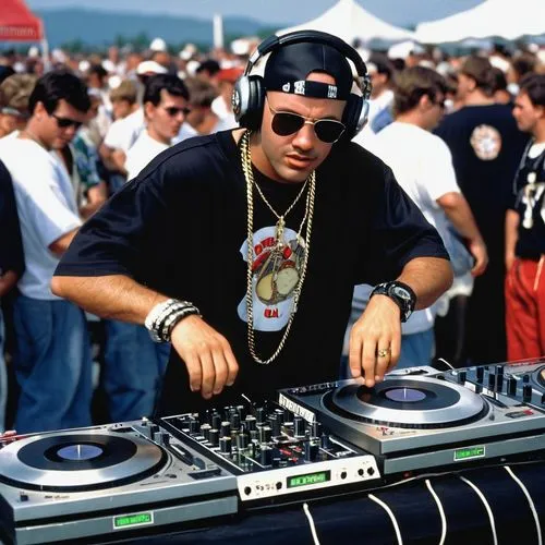 angello,yauch,dj,djn,mixmaster,djelic,turntablism,shebib,khakrez,djs,djezzy,turntablist,tenaglia,technics,disc jockey,skratch,djj,atrak,djm,spinello,Photography,General,Realistic