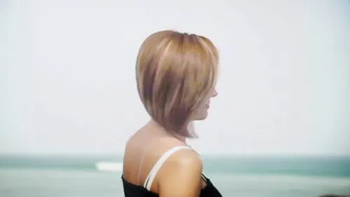 beautiful woman in black t-shirt,the back view of a woman's head in front of a water view,utada,serah,virtua,portishead,beach background,mmd