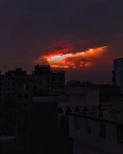 fire on sky,afire,chinese clouds,nuclear explosion,city in flames,red sun,orange sky,volgograd,apocalyptic,bucharest,rain of fire,chennai,calbuco volcano,burning earth,saratov,smoke plume,red sky,wildfire,apocalypse,setting sun