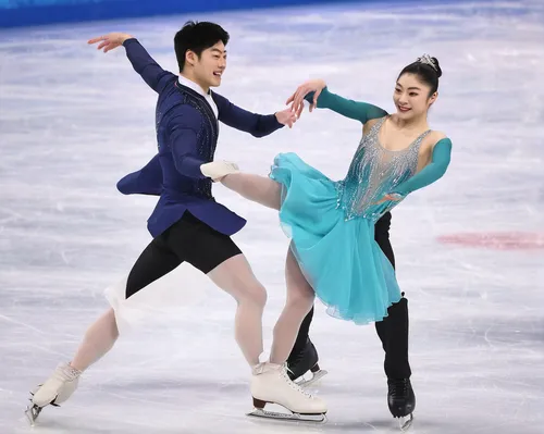 ice dancing,figure skating,women's short program,figure skater,synchronized skating,hamelin,yuzu,figure skate,duet,ballroom dance,pyeongchang,ice skating,sports dance,dancing couple,the sports of the olympic,equal-arm balance,2016 olympics,concert dance,ball (rhythmic gymnastics),young couple,Art,Classical Oil Painting,Classical Oil Painting 36