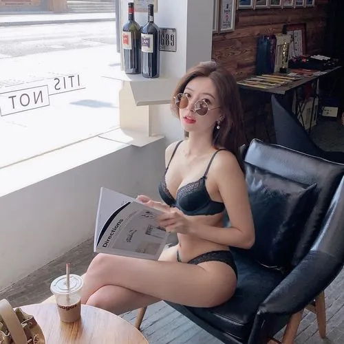 性感衣裤,the woman is posing in the chair with wine,hyuna,jei,hara,caterino,fei,egwene