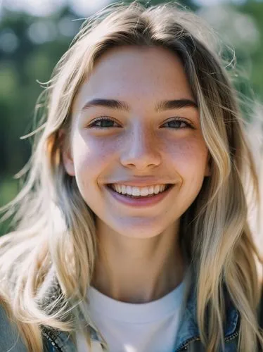 photography, girl smiling, natural light, sunlight close-up, three-quarter face, light photo, light background, pose














,a girl's smile,killer smile,smiling,grin,girl portrait,a smile,girl 