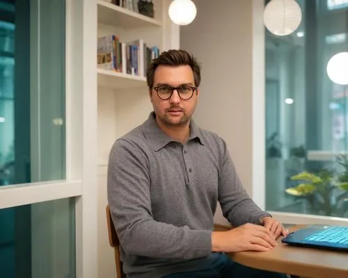 sinek,blur office background,gmm,community manager,inntrepreneur,reading glasses,best digital ad agency,maclachlan,schmoekel,venturebeat,ilkka,valuevision,full stack developer,aronian,pendarovski,cyprien,hubspot,the community manager,bilodeau,mikaal