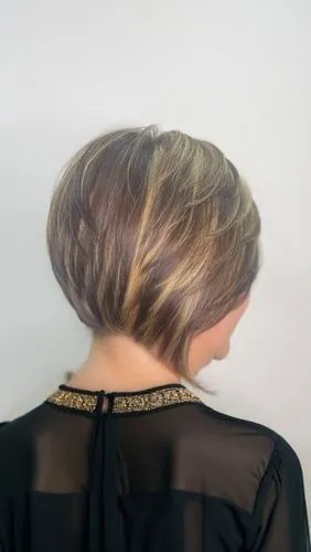 simple black blouse back side position,back of head,chignon,updo,undercut,penteado,trichotillomania,short blond hair,shoulder length,goldwell,connective back,zouhair,golden cut,foils,smooth hair,scalp