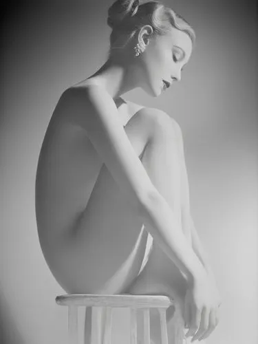 houdon,woman sitting,woman sculpture,art deco woman,mannikin,canova,Photography,Black and white photography,Black and White Photography 13