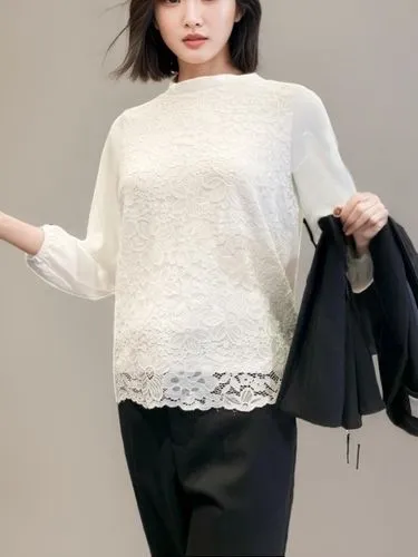 リアルな手と指にする,a woman in black pants and white top holding an umbrella,baju,blouse,taobao,xiaofei,yifei,knitting clothing