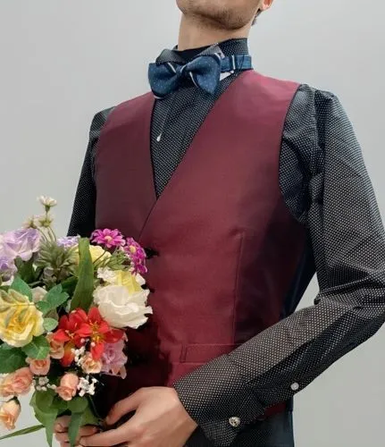 waistcoat,men's suit,flowered tie,formalwear,waistcoats,tailcoat,boutonniere,formal guy,galliano,cummerbund,buttonhole,groom,buttonholes,dandy,traje,trankov,men's wear,butterick,wedding suit,cravat