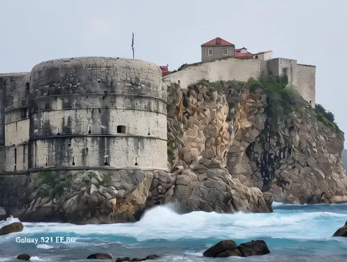 galician castle,military fort,castle de sao jorge,house of the sea,kings landing,hashima,templar castle,llanes,castel,old fort,fortification,blockhouse,water castle,pillbox,unesco world heritage site,