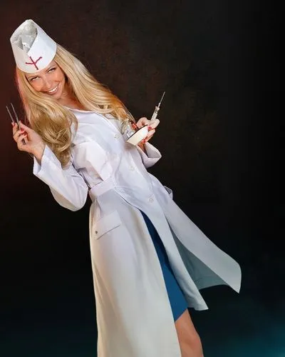 Медсестра в белом  халате  В Полный Рост ,a young woman in white is holding a stick,galadriel,nurse,female nurse,nunsense,lady medic,saionji