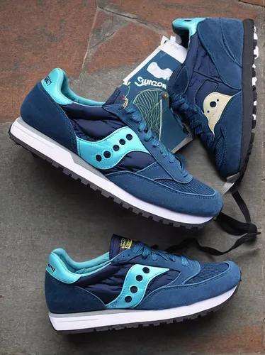 Provide advice on finding stylish Saucony sneakers for casual wear.,asics,teal blue asia,kangaroos,trainers,flax,forces,safaris,996,age shoe,blue shoes,water shoe,runners,gazelles,outdoor shoe,ordered