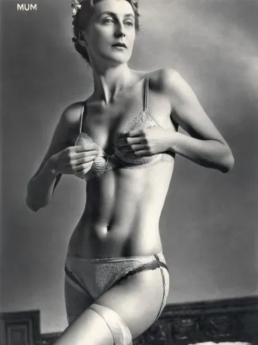 blumenfeld,jane russell-female,weissmuller,radebaugh,model years 1960-63,veruschka,marylyn monroe - female,ingrid bergman,doisneau,schiaparelli,avedon,delvaux,plisetskaya,female model,artist's mannequin,odalisque,lartigue,lempicka,magazine cover,yasumasa,Photography,Black and white photography,Black and White Photography 15