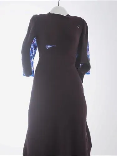 mannequin silhouettes,dress form,dress walk black,back view,schiaparelli,vestido,dress,girl in a long dress from the back,garment,vionnet,a floor-length dress,woman silhouette,minidress,sewing silhouettes,woman's backside,silhouette,traje,tahiliani,dior,baby back view