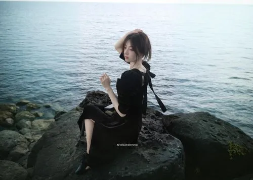 rainie,minase,aimer,the sea,anchoress,sea ocean,enoshima,the endless sea,blue sea,qian,shumeiko,photobook,by the sea,egoist,black pearl,mikasuki,toshiya,isoline,shinsha,amane