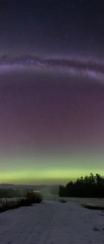 auroras,the night sky is very dark green and purple,airglow,aurora australis,the northern lights,nordlys,northern lights,northern light