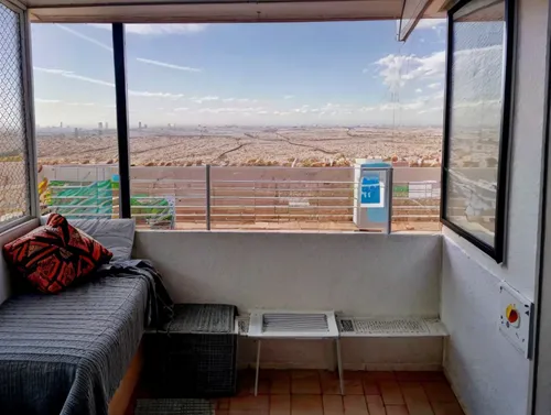 Has una imagen muy similar pero quita la linea blanca del centro ,judaean desert,sky apartment,window with sea view,window view,the atacama desert,marrakech,bedroom window,panoramic views,mount nebo,n