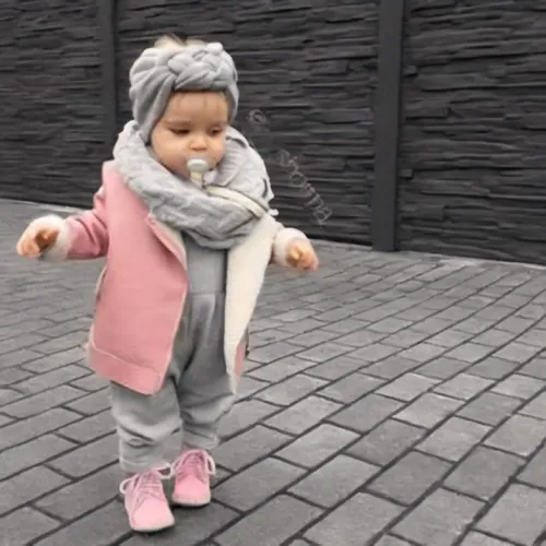 little girls walking,little girl running,baby-penguin,cute baby,nori,baby & toddler clothing,little girl twirling,playing outdoors,fashionista,winter clothes,toddler,little girl ballet,penguin baby,li