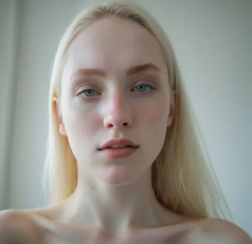 امرأة جميل شاحبة,an image of a woman with blue eyes,pale,gwendoline,frederikke,paleness,albinos,albino,elina,hedvig,elizaveta,eira,heterochromia,white lady,paler,risberg,rikke,solveig,klunder,female m