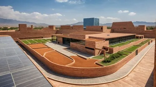 "Un majestuoso centro cultural ubicado en el corazón del distrito de Ica, diseñado para rendir homenaje a la rica historia y cultura de la región. El edificio combina elementos de la arquitectura trad