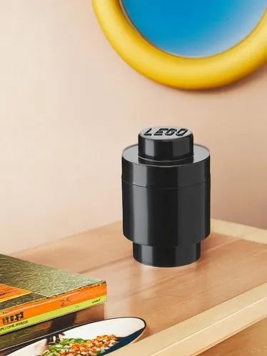 put this on the desk of the reference image ,pencil sharpener,thermos,pencil sharpener waste,coffee grinder,rice cooker,digital bi-amp powered loudspeaker,beautiful speaker,coffee tumbler,halina camer