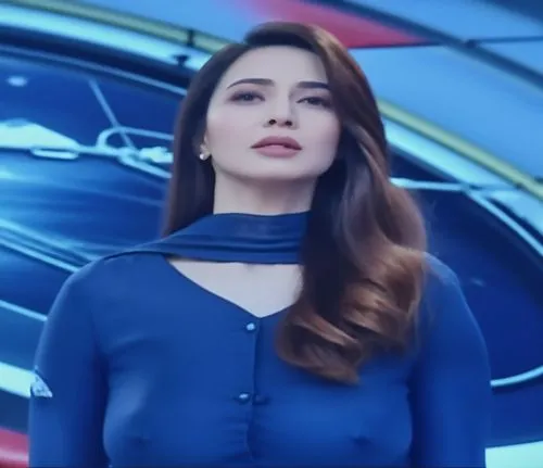 huge bust and sharp features,a woman in blue posing for a po,lakorn,yanet,karylle,pakorn,rcti,indosiar,Photography,General,Realistic