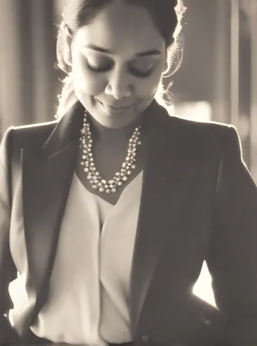 businesswoman,business woman,pearl necklace,business girl,deepika padukone,dimple,birce akalay,bussiness woman,pearl necklaces,crinkle,video clip,businesswomen,necklace,aditi rao hydari,collar,yasemin,queen bee,clove,pretty woman,secretary