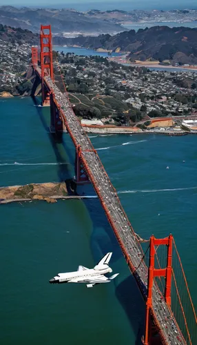 Shuttle Endeavour Soars Over Golden Gate Bridge,space shuttle,boeing f/a-18e/f super hornet,mcdonnell douglas f/a-18 hornet,the golden gate bridge,northrop grumman e-8 joint stars,boeing e-3 sentry,sp