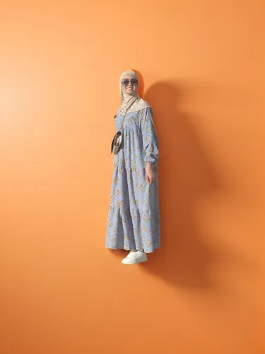 elderly lady,middle eastern monk,elderly person,old woman,pensioner,hijaber,orange robes,ron mueck,indian monk,burqa,elderly man,on a transparent background,muslim woman,sikh,apricot,product photos,hi