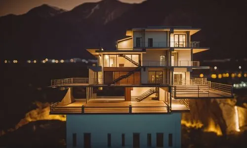 夜晚，高山,lifeguard tower,lookout tower,light house,observation tower,lighthouse,montreux,illuminated lantern,watchtower,night photography,petit minou lighthouse,control tower,electric lighthouse,night li