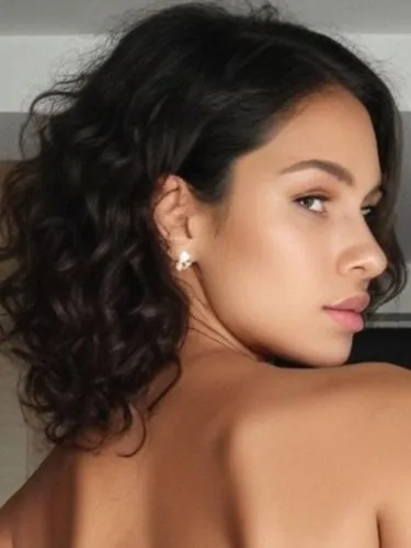 hudgens,half profile,saldana,shoulder length,yildiray,tunisienne