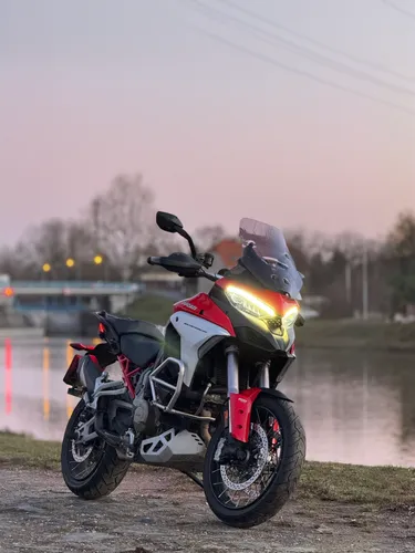 mv agusta,yamaha r1,990 adventure r,2600rs,r1200,supermoto,ducati 999,ducati,suzuki x-90,yamaha,supermini,ktm,1680 ccm,motorcycle tours,motorcycling,photo session at night,1000 sp,motorbike,motorcycle