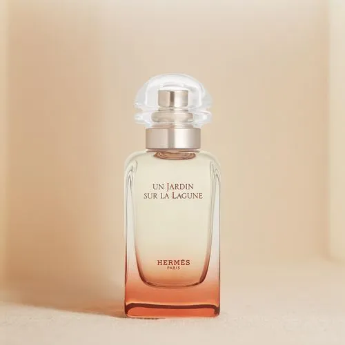 scent of jasmine,perfume bottle,coconut perfume,fragrance,parfum,tuberose,vosges-rose,natural perfume,creating perfume,orange scent,fragrant,scent of roses,orange blossom,perfumes,christmas scent,smelling,agent provocateur,home fragrance,scent,perfume bottles