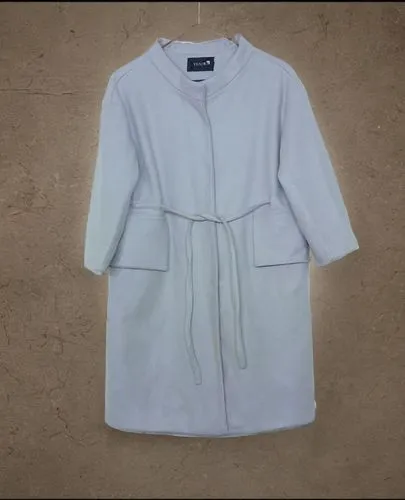 guayabera,guayabal,laundress,kurta,garment,whitecoat,tallit,ihram,muslin,white clothing,olagbaju,cassock,linen,shirtdress,dhoti,yohji,shirtdresses,nightshirt,kurti,nightshirts