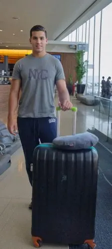 luggage,yapor,ferrigno,bufferin,wujs,bulic,phreak,khabib,strongman,djoko,ferrigato,dokuz,tomasulo,luggages,lavrik,baggage,bodian,suitcase,fitton,sebbag,Male,South Americans,Crew cut,Youth & Middle-aged,L,Confidence,Men's Wear,Indoor,Airport