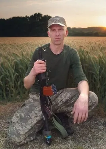 захід сонця на пшеничному полі,survivorman,berezniki,field pigeon,berezutskiy,camping knife,zakharchenko,dmitrij,agrarianism,muzzleloading,ulek,suitcase in field,bergdahl,pivka,shotshells,outdoorsman,