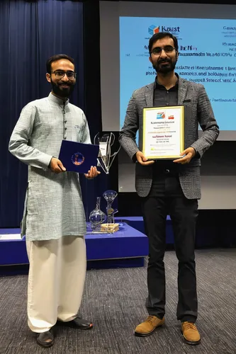 KAUST CEMSE EE IMPACT Muhammad Fahad Farooqui Receiving Best PhD Poster Award,honor award,award,award ceremony,certificate,connectcompetition,digitization of library,connect competition,royal award,un