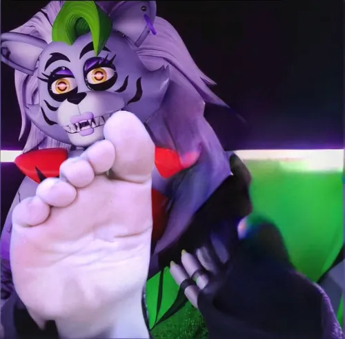 “Lick here” in black market ,skeleltt,foot model,toes,toe,toe biter,foots,the foot,paw,foot,zunzuncito,skordalia,gnaw,lopushok,giant hands,claw,feet,haunebu,jeotgal,gor,malva