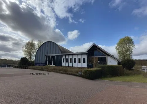 het voorste gebouw wordt nieuw gebouwd, in de referentiefoto's heb ik de bestaande situatie geupload. het gebouw is 1 verdieping, dus staat niet op een verhoging.,schoenstatt,christ chapel,soederberg,