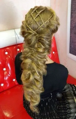 updo,hairstyle,chignon,bouffant,hairstyler,gypsy hair,hairstylist,french braid,sigourney weave,hair shear,layered hair,lace wig,pin hair,hairdressing,oriental longhair,smooth hair,hair,weave,hairdresser,braid