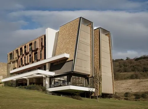 cantilevered,brutalism,dunes house,corbu,docomomo,modern architecture